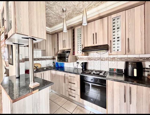 3 BEDROOM HOUSE FOR SALE IN AMANDASIG